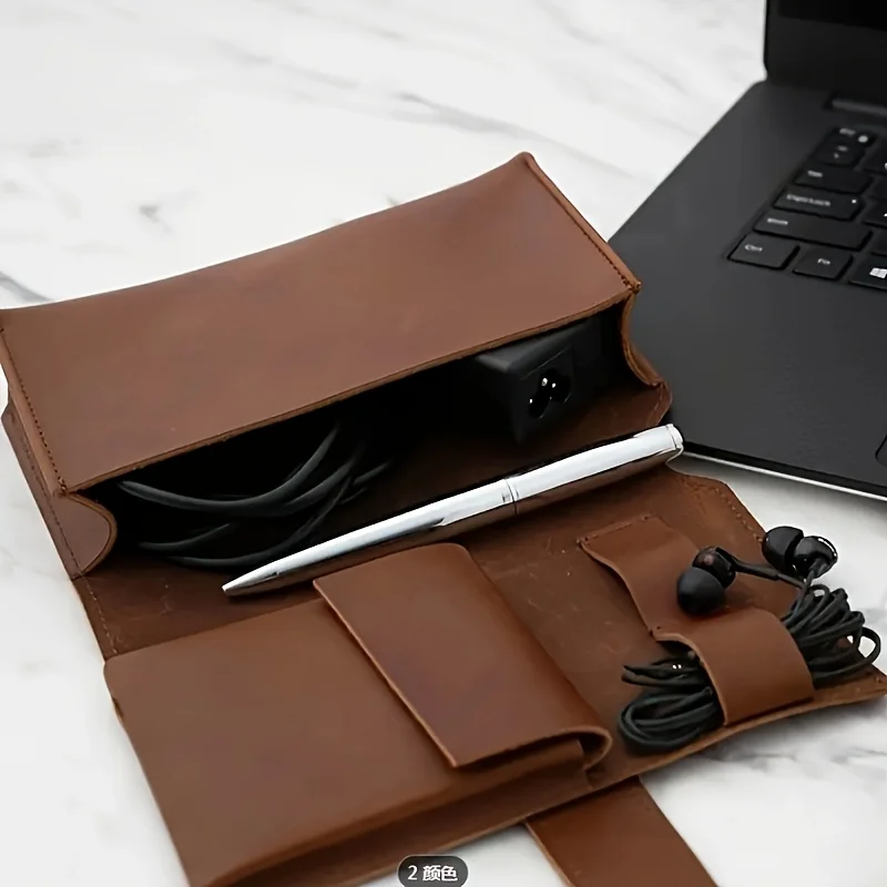 Tech Accessories Travel Case - Estuche Organizador de Cuero Sintético con