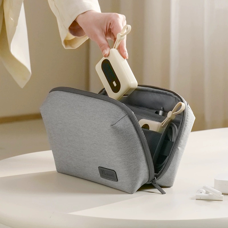 Tech Accessories Travel Case - Estuche de viaje organizador de electrónica,