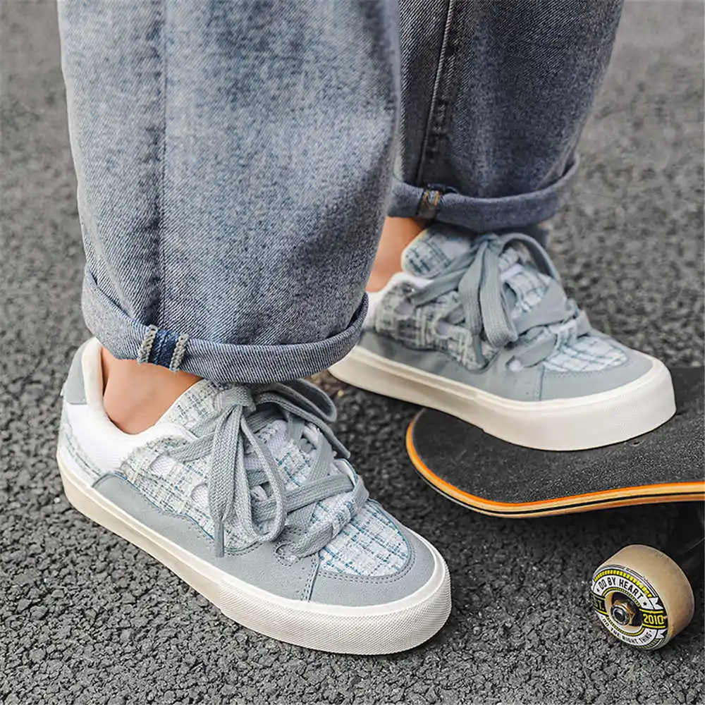 Con cordones, zapatos escolare - Tech Accessories Types reseña y precio